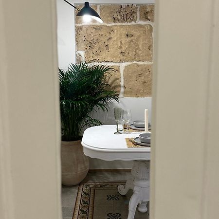 F Home Ното Екстер'єр фото